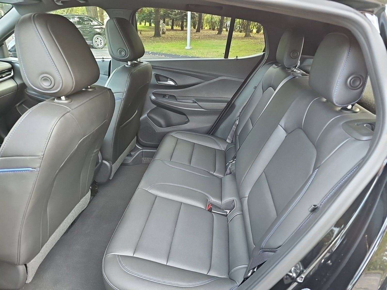 Used 2025 Buick Envista Sport Touring w/ Experience Buick Package FWD image 17