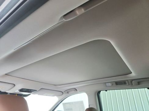 New 2026 Nissan Pathfinder Platinum FWD image 23