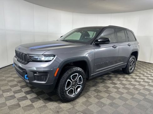 Used 2022 Jeep Grand Cherokee Trailhawk AWD/4WD image 8
