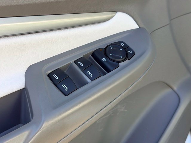 Used 2023 Chevrolet Bolt EUV Premier w/ Sun & Sound Package FWD image 21
