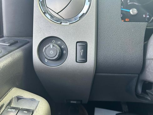 Used 2011 Ford F350 Lariat w/ Lariat Interior Pkg image 26