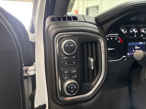 Used 2021 GMC Sierra 1500 SLT w/ SLT Premium Package AWD/4WD image 19