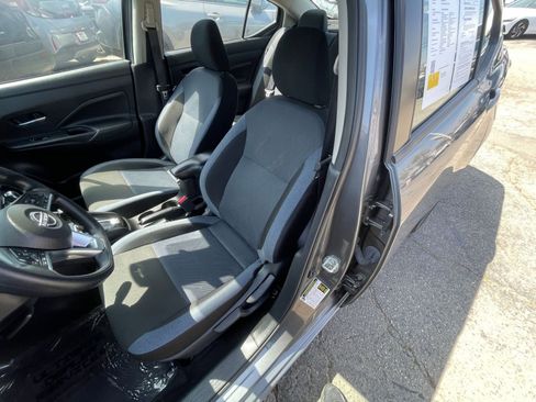 Used 2025 Nissan Versa SV image 36