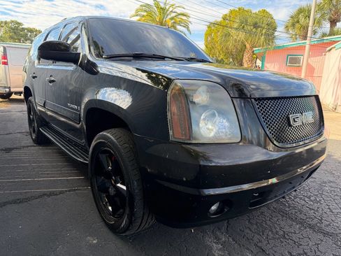 Used 2007 GMC Yukon SLT w/ SLT Preferred Equipment Group image 1