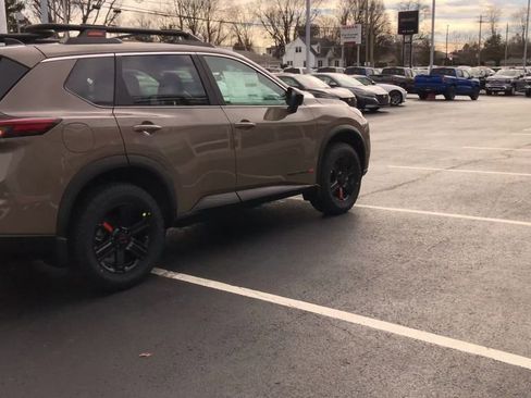 New 2026 Nissan Rogue SV AWD/4WD image 8
