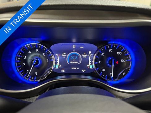 Used 2023 Chrysler Pacifica Touring-L AWD/4WD image 7