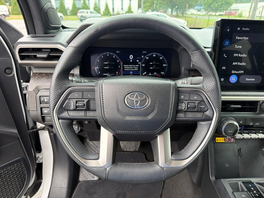 Used 2024 Toyota Tacoma Limited w/ Limited Package (LT) AWD/4WD image 17