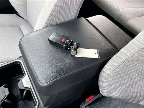 Used 2025 Toyota 4Runner SR5 image 14