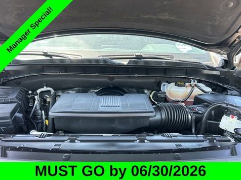 Used 2024 Chevrolet Suburban Premier AWD/4WD image 36