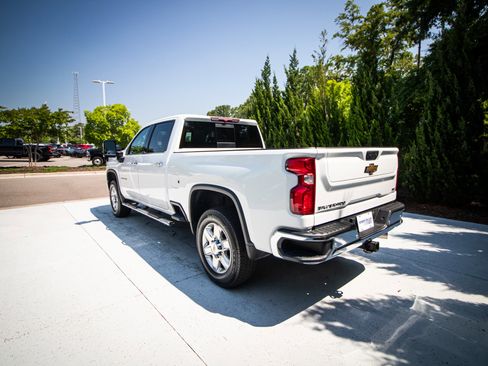 Used 2023 Chevrolet Silverado 2500 LTZ AWD/4WD image 8