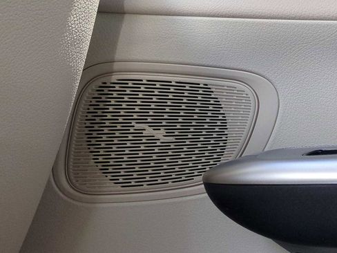 Used 2025 Mercedes-Benz GLC 300 4MATIC image 32