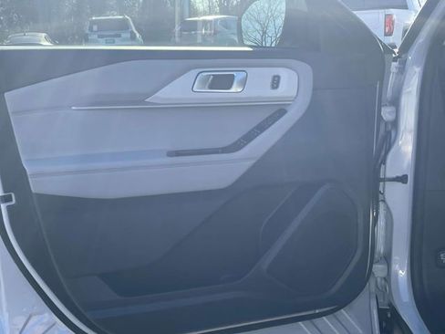 New 2026 Ford Explorer Active w/ Active Comfort Package image 15