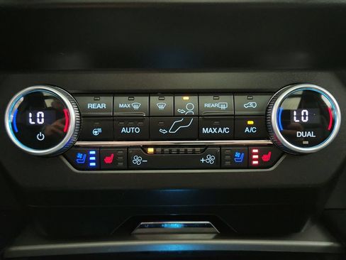 Used 2021 Ford Expedition XLT AWD/4WD image 18