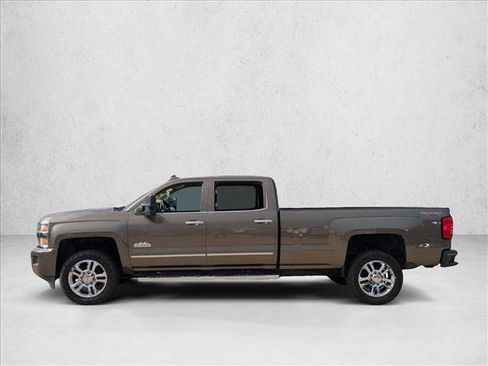 Used 2015 Chevrolet Silverado 2500 High Country w/ Duramax Plus Package image 8