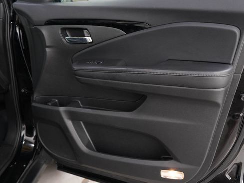 Used 2020 Honda Pilot Elite image 9
