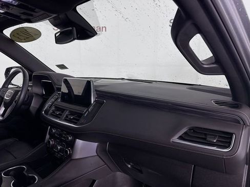 Used 2023 GMC Yukon XL SLT w/ SLT Luxury Package image 32
