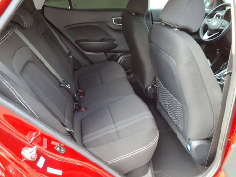 Certified 2024 Hyundai Venue SEL FWD image 15