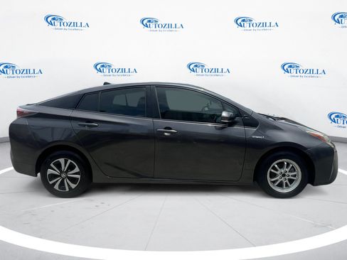 Used 2017 Toyota Prius FWD image 6
