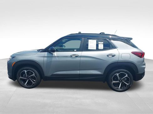 Used 2023 Chevrolet TrailBlazer RS w/ Convenience Package FWD image 2