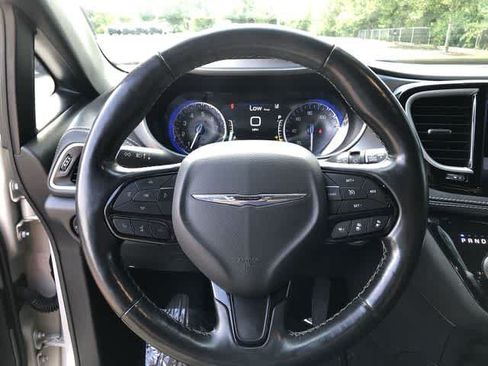 Used 2021 Chrysler Pacifica Touring-L w/ S Appearance Package AWD/4WD image 27