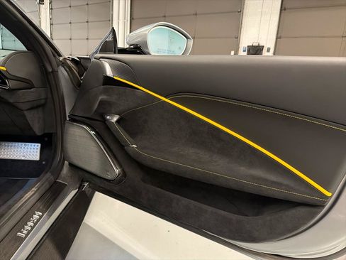 Used 2021 Ferrari Roma RWD image 29