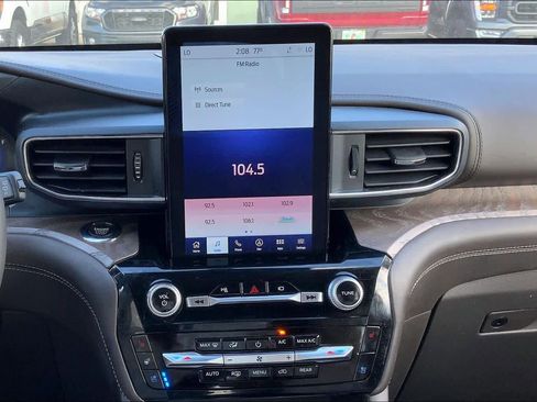 Used 2022 Ford Explorer Platinum w/ Technology Package image 6