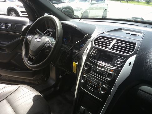 Used 2017 Ford Explorer 4WD Police Interceptor image 14