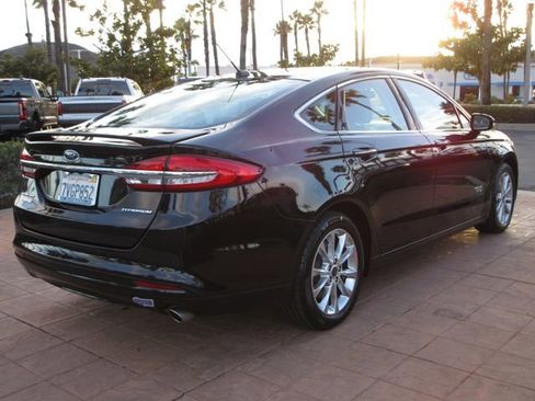 Used 2017 Ford Fusion Energi Titanium image 4