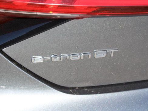 Used 2022 Audi e-tron GT Prestige w/ Prestige Package AWD/4WD image 9