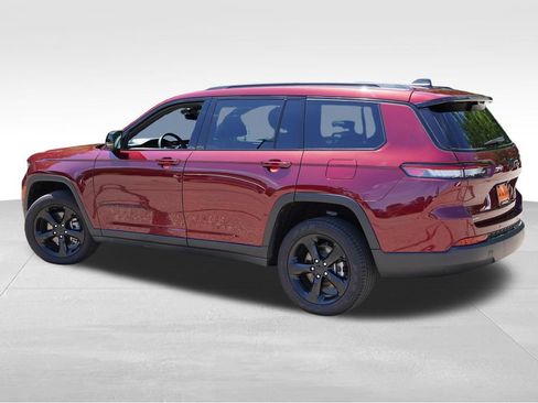 Certified 2025 Jeep Grand Cherokee L Limited w/ Luxury Tech Group II AWD/4WD image 8