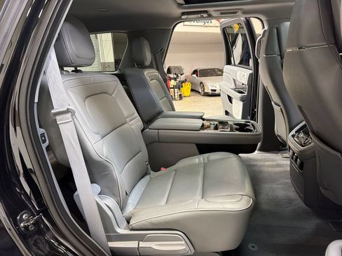 Used 2018 Lincoln Navigator Reserve w/ Technology Package AWD/4WD image 44