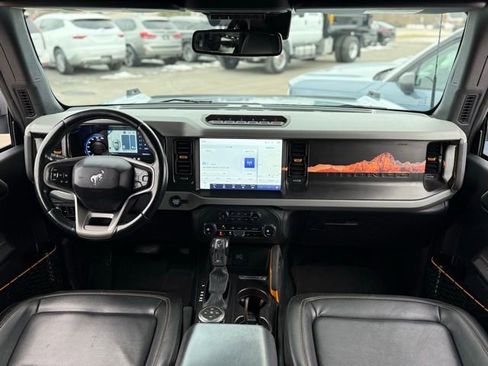 Used 2023 Ford Bronco Badlands w/ Sasquatch Package image 2