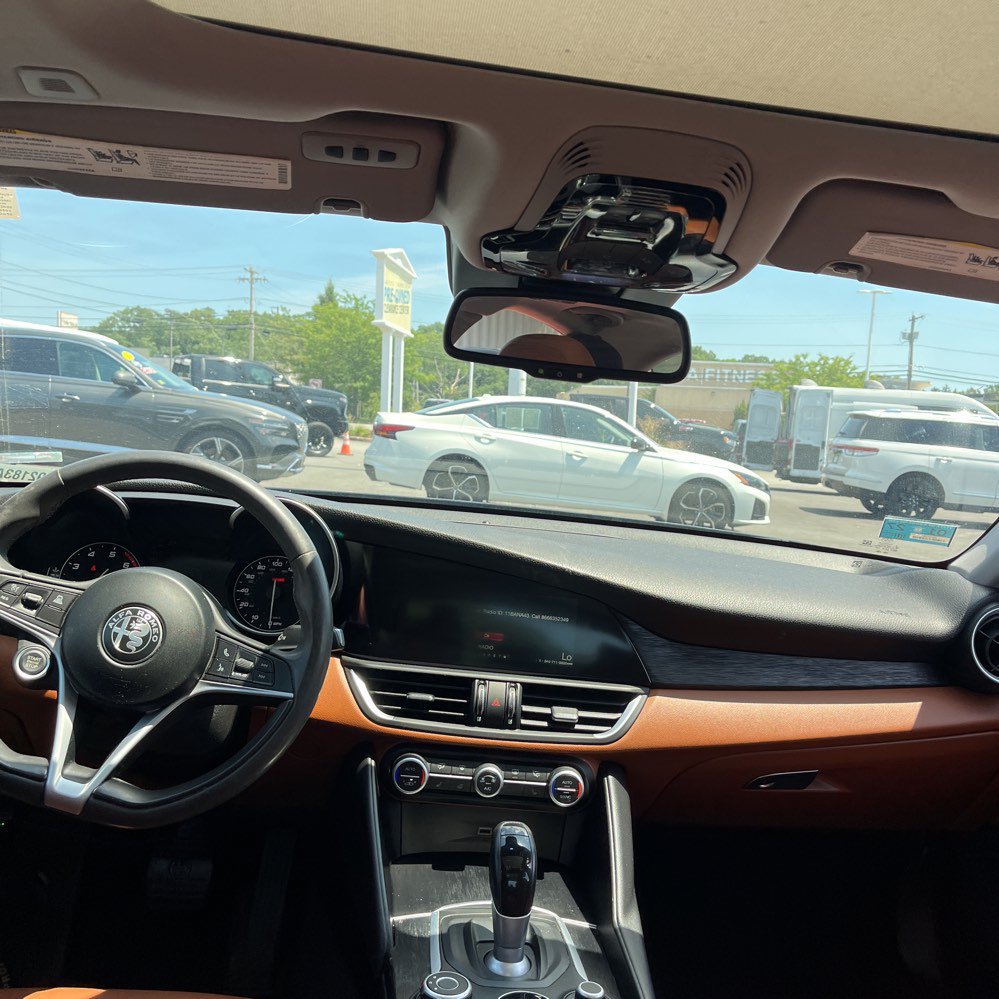 Used 2019 Alfa Romeo Giulia AWD image 14