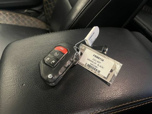 Used 2022 Jeep Wrangler Unlimited Sahara AWD/4WD image 35