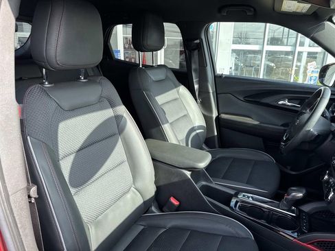 Used 2023 Chevrolet TrailBlazer RS w/ Convenience Package image 11