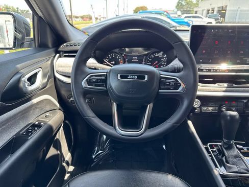 Used 2024 Jeep Compass Latitude AWD/4WD image 30