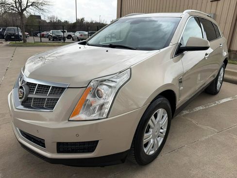 Used 2012 Cadillac SRX Luxury image 2