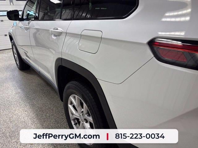 Used 2022 Jeep Grand Cherokee L Limited AWD/4WD image 10