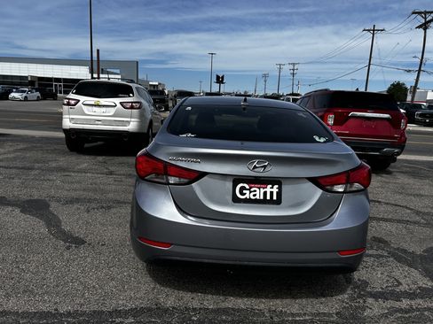Used 2014 Hyundai Elantra SE w/ Option Group 02 FWD image 4