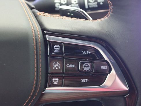 Used 2025 Jeep Grand Cherokee Summit w/ Adv Protech Group IV AWD/4WD image 23