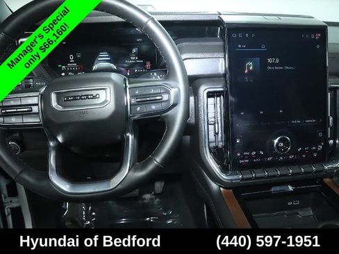 Used 2025 GMC Yukon Denali AWD/4WD image 33