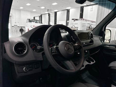 New 2025 Mercedes-Benz Sprinter 3500 image 10