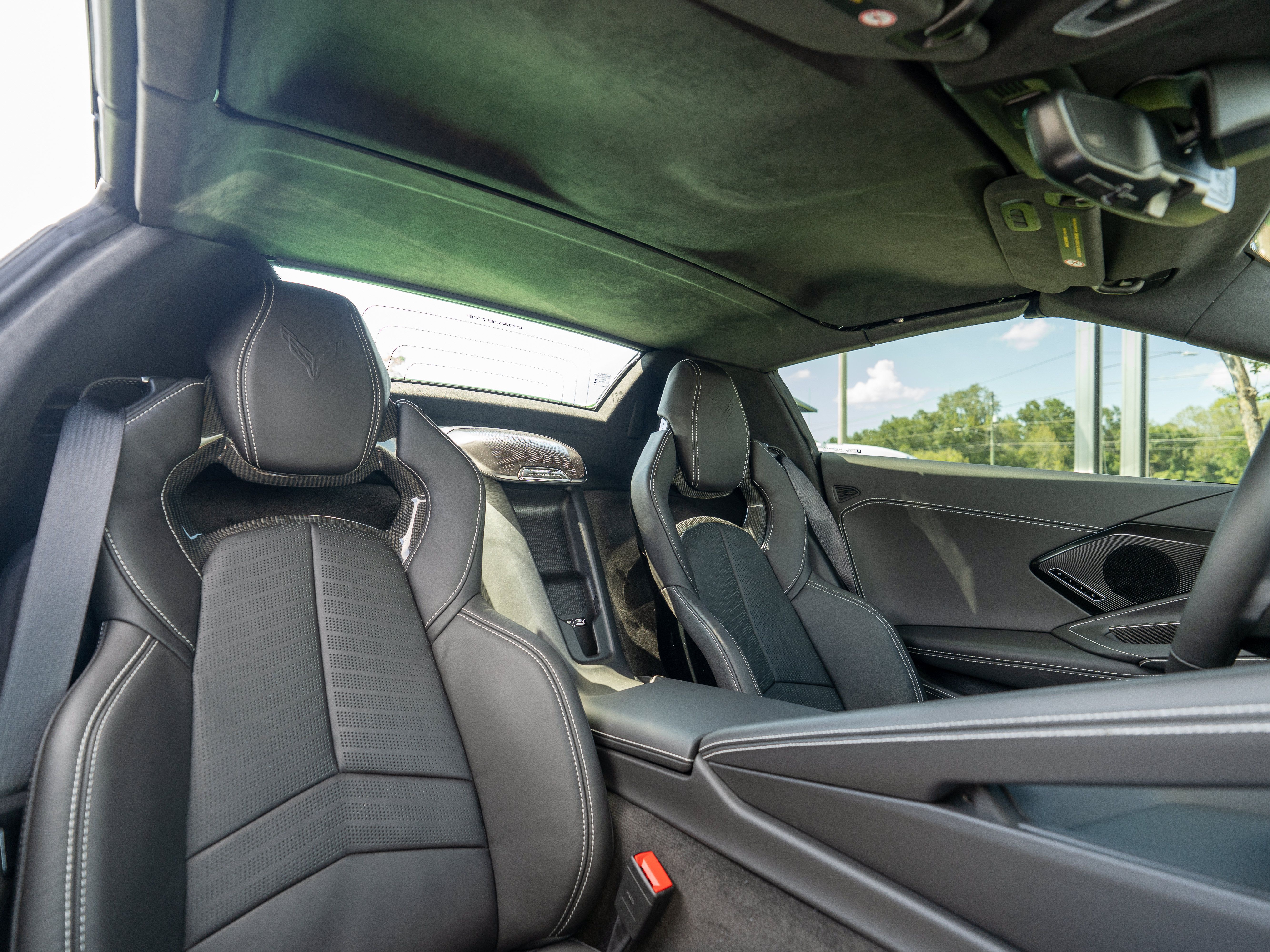 Used 2027 Chevrolet Corvette Stingray Convertible w/ Stealth Interior Trim Package RWD image 9