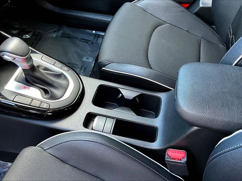 Used 2024 Kia Forte GT-Line image 18