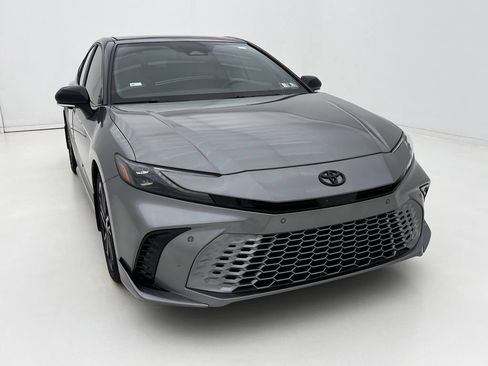 Used 2025 Toyota Camry XSE w/ Premium Plus Package AWD/4WD image 3