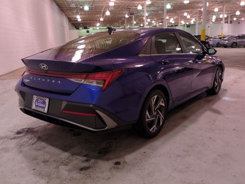 Certified 2024 Hyundai Elantra SEL w/ Convenience Package FWD image 4