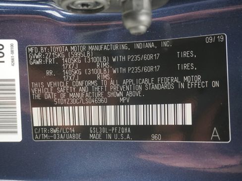 Used 2020 Toyota Sienna XLE w/ XLE Navigation Package FWD image 36