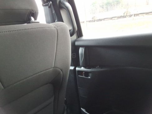 Used 2023 Chrysler Pacifica Touring image 23