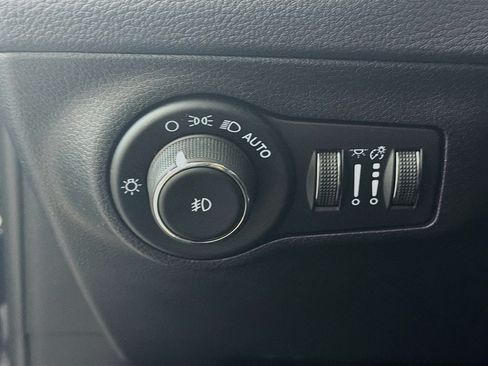 Used 2021 Jeep Compass Latitude w/ Sun and Sound Group AWD/4WD image 16