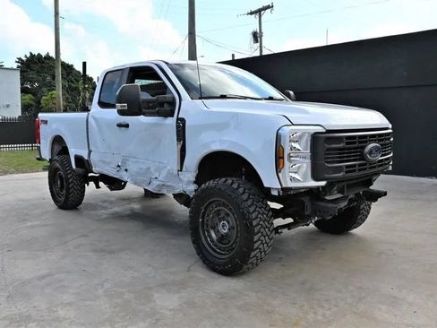 Used 2024 Ford F250 XL w/ FX4 Off-Road Package AWD/4WD image 2